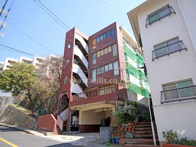 シャトー六甲台の外観(南西側から)