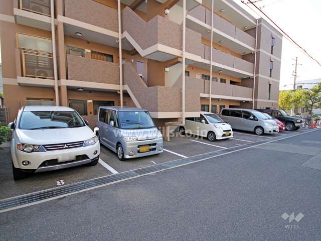 敷地内駐車場（屋外平面式）