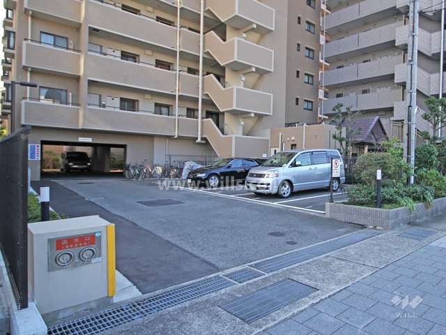 敷地内駐車場（屋外平面式）