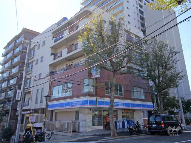 ストランドパレーの外観(北東側から)　1階に店舗が入っています。