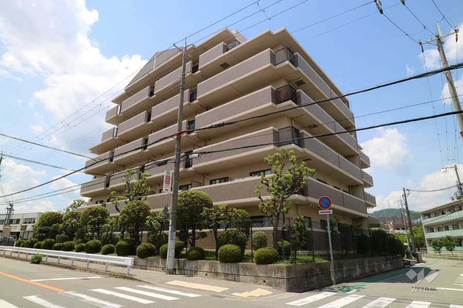 ツインコート宝塚壱番館の外観（南東側から）