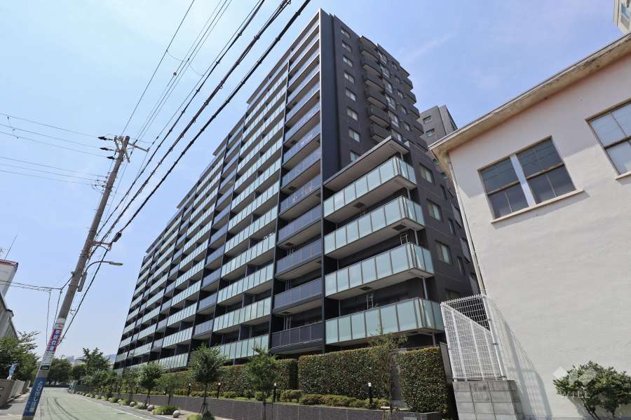 パークスクエア神戸大石の外観（南東側から）