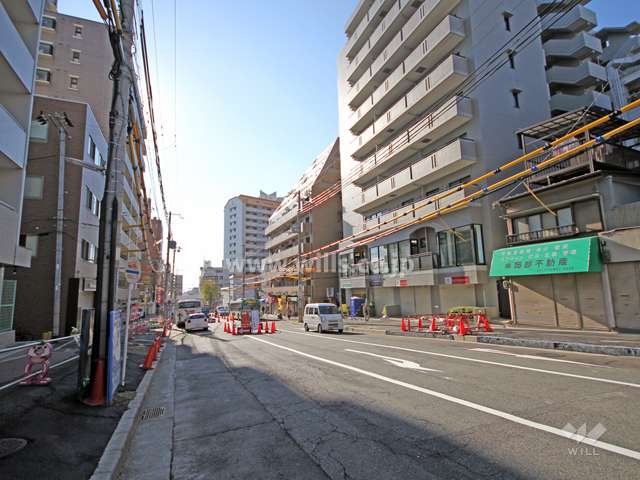 敷地東側の前面道路