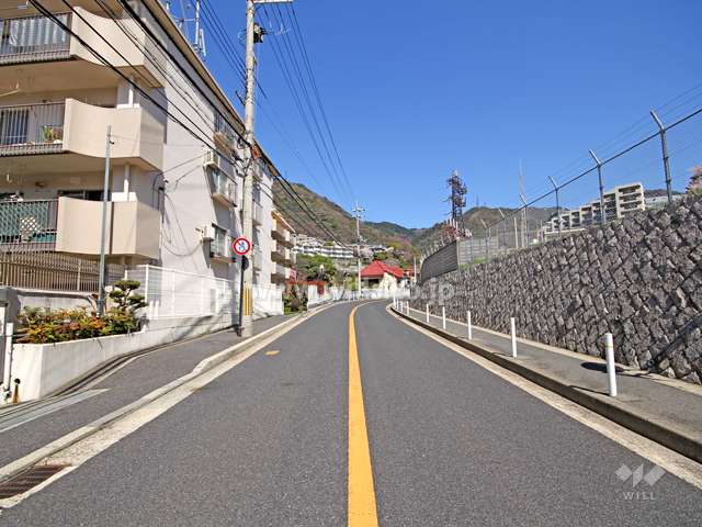 敷地東側の前面道路