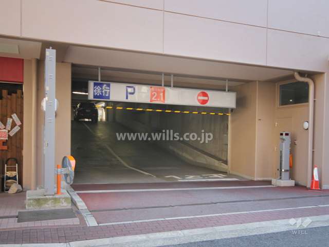 駐車場出入り口