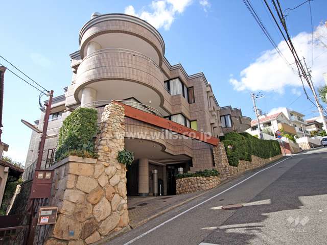 ビィレーヴ神戸六甲の外観(南東側から)