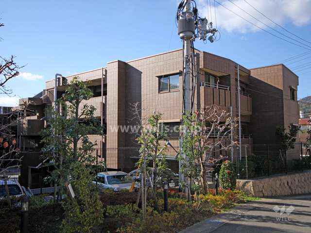 ファミールグラン六甲篠原北町の外観(北東側から)