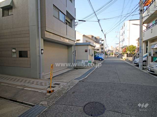 敷地北側の前面道路