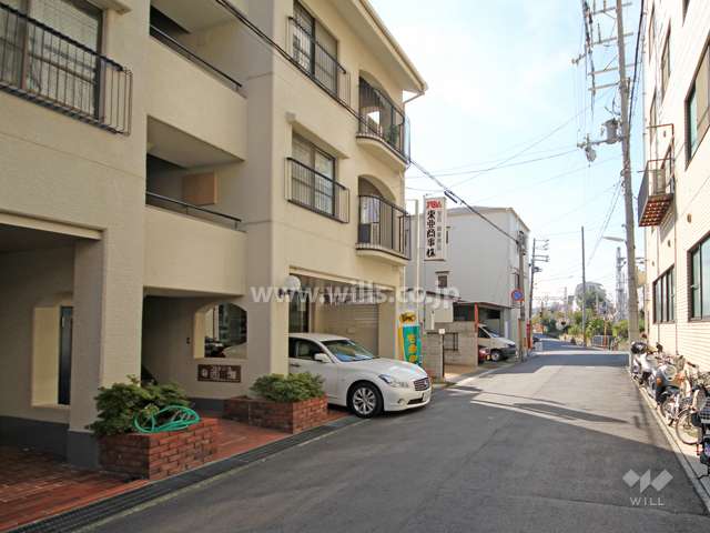 敷地北側の前面道路