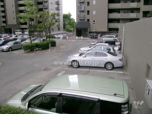 敷地内の駐車場