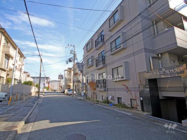 敷地北側の前面道路