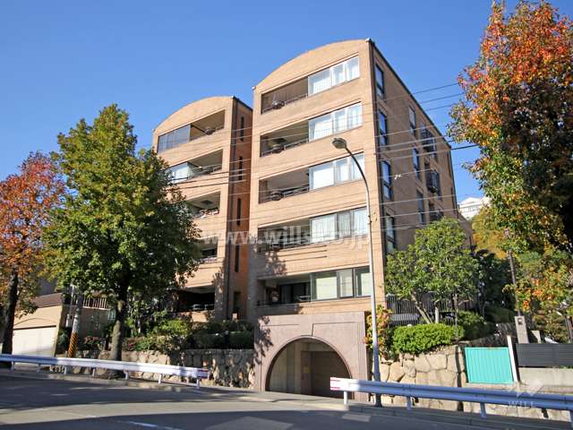 ペアドルチェ六甲の外観(南東側から)