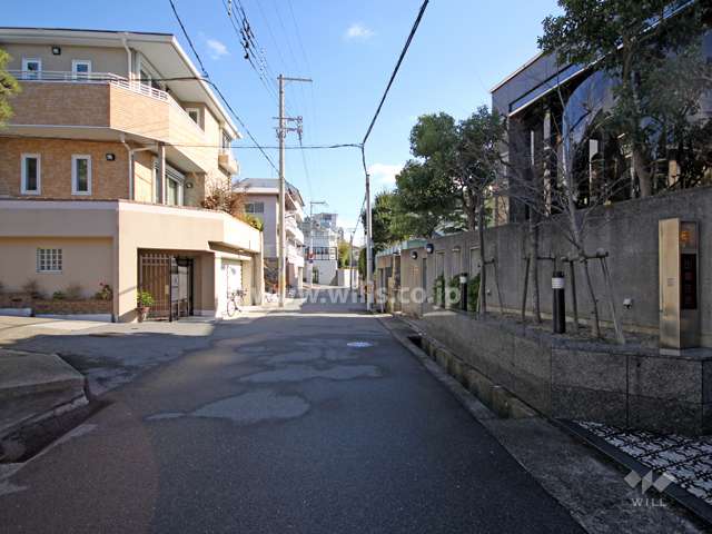 敷地北側の前面道路