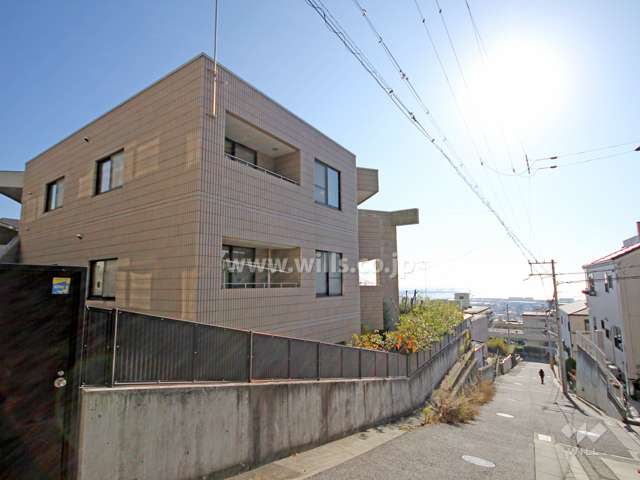 敷地東側の前面道路