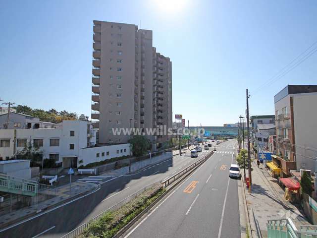 敷地西側の前面道路（国道2号線）