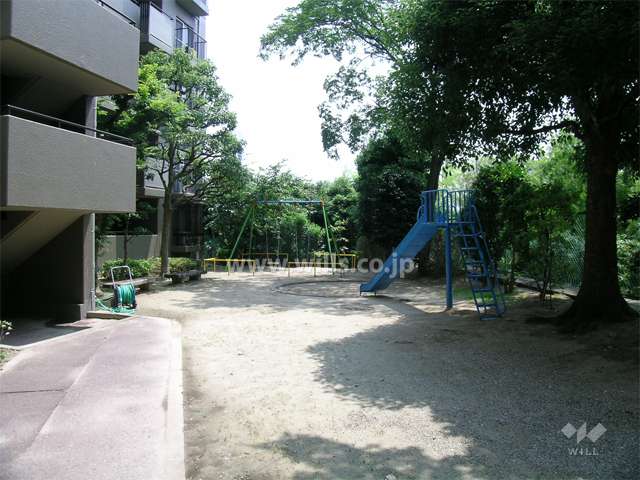 H棟横にある公園