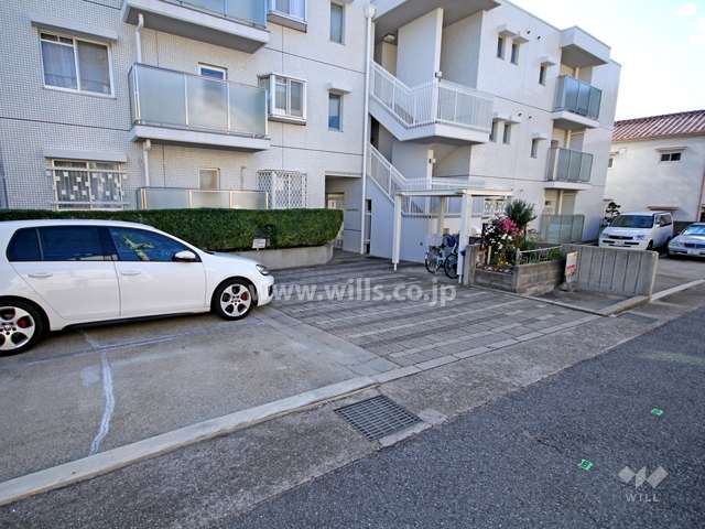 敷地内駐車場（屋外平面式）
