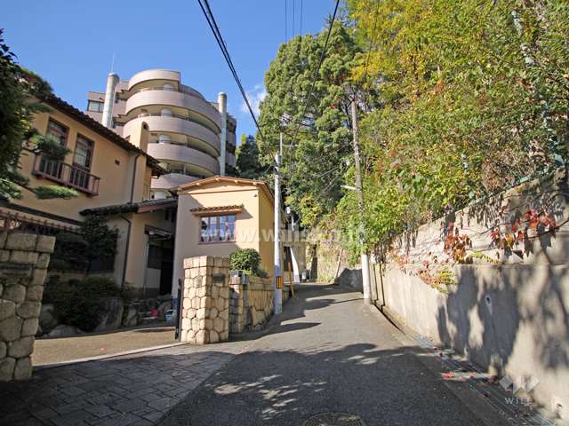 敷地南東側の前面道路