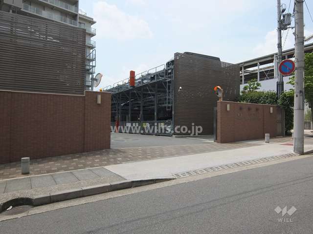 駐車場出入り口