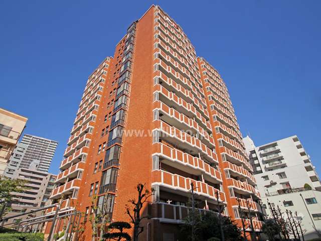ライオンズマンション灘南の外観(南西側から)