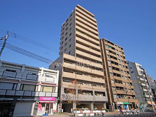 ライオンズマンション六甲の外観(南西側から)