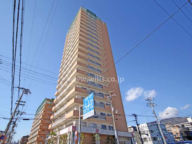 ラ・トゥーレ六甲イースト棟の外観(南東側から)