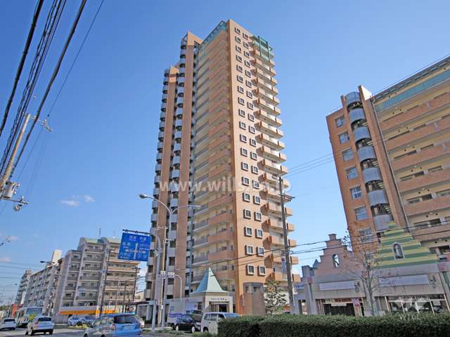 ラ・トゥーレ六甲イースト棟の外観(北西側から)