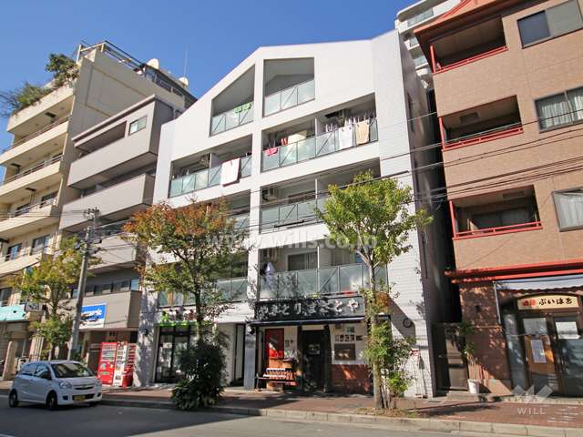 リゾーム灘の外観(南東側から)