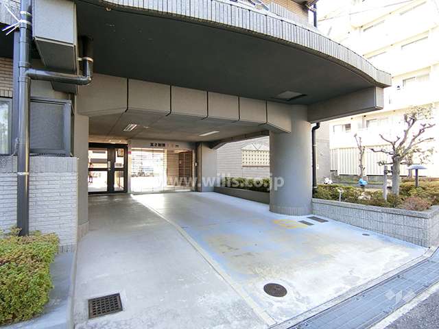 駐車場出入り口（リングシャッター付き）