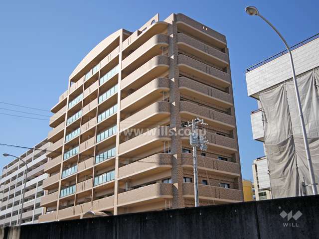 リベール神戸灘壱番館の外観(南東側から)