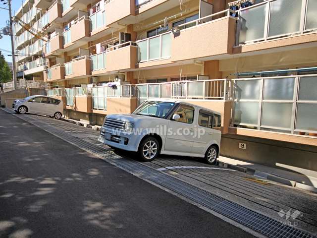 敷地内駐車場（屋外平面式）