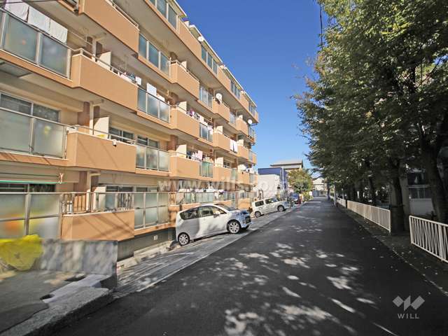 敷地南側の前面道路