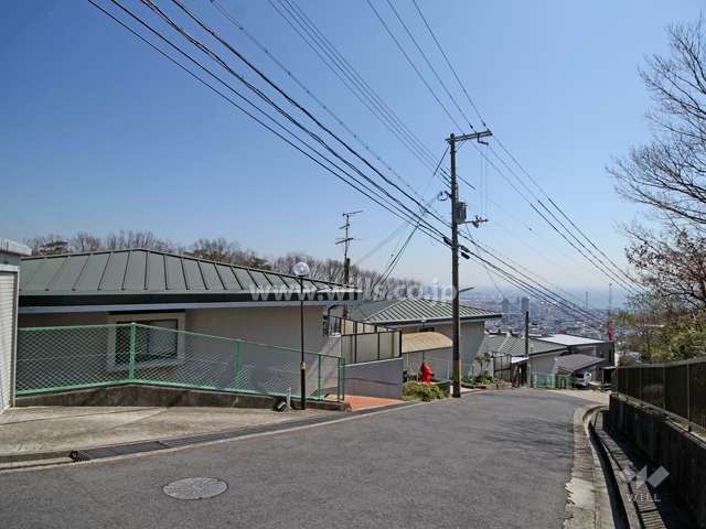 レオロイヤル六甲A棟の外観(北西側から)