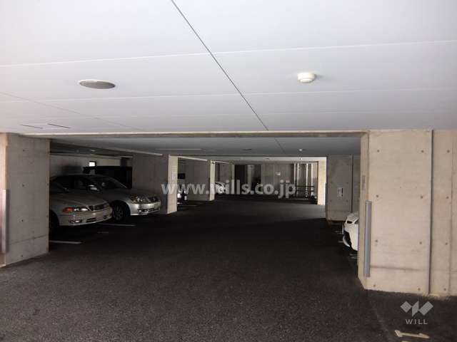 敷地内駐車場（屋内平面式）