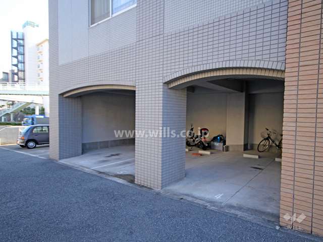 敷地内駐車場（屋外平面式）