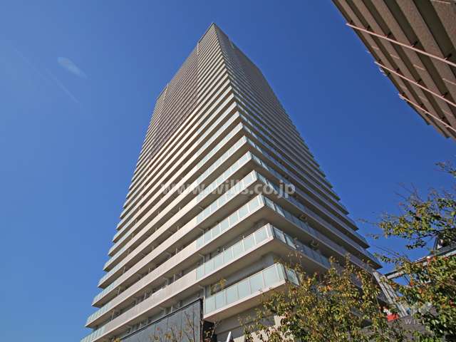 ワコーレKOBE灘タワーの外観(南東側から)