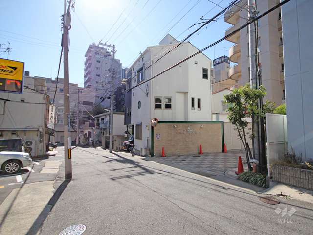 敷地東側の前面道路