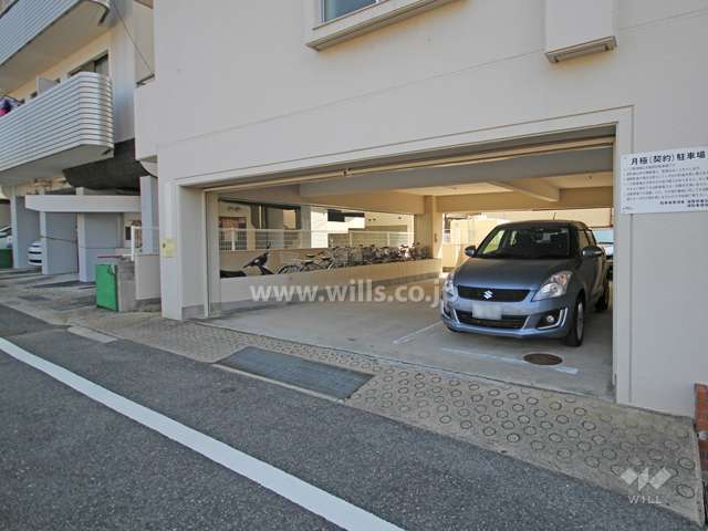 敷地内駐車場（屋内平面式）、駐輪場