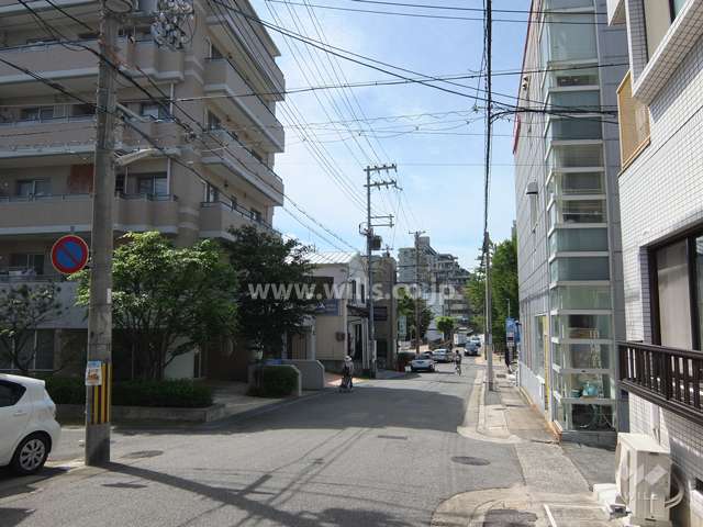 敷地北側の前面道路