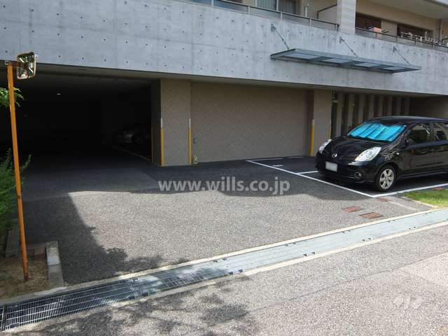 敷地内駐車場（屋外平面式）