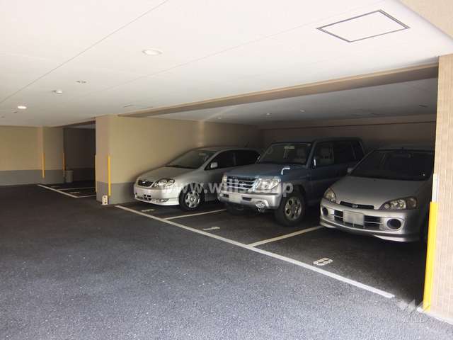 敷地内駐車場（屋内平面式）