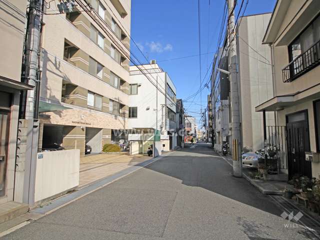 敷地南側の前面道路