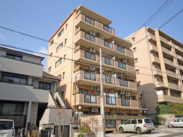 甲南アドミール六甲(南東側から)