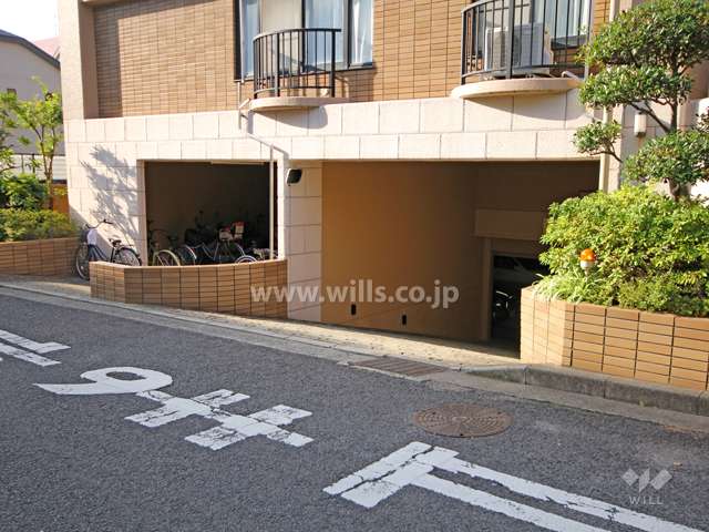 駐車場出入り口