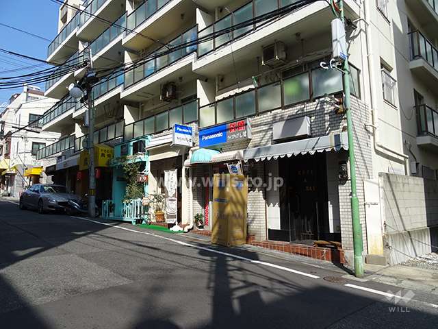 1階部分には店舗があります。