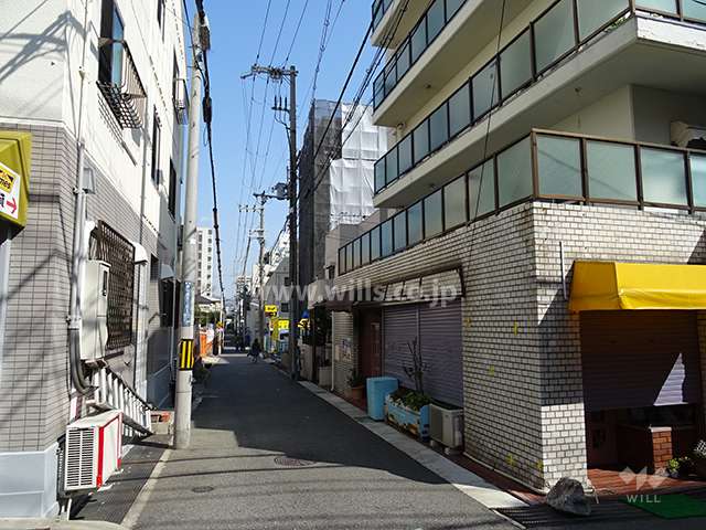 敷地北側の前面道路