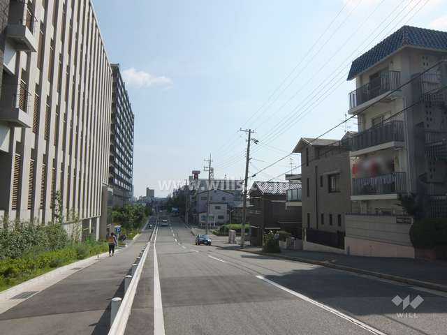 敷地北西側の前面道路。
