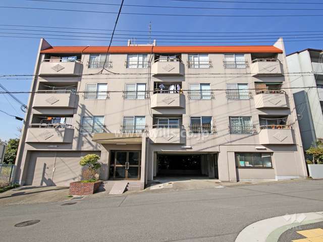 三倉六甲台ライフの外観(東側から)