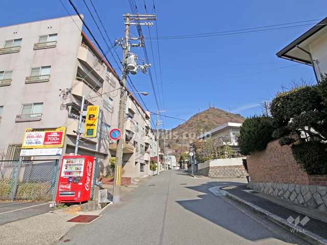 敷地東側の前面道路