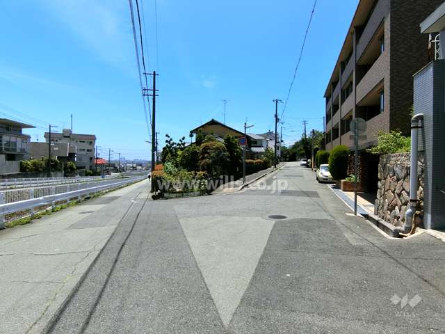 敷地南東側の前面道路